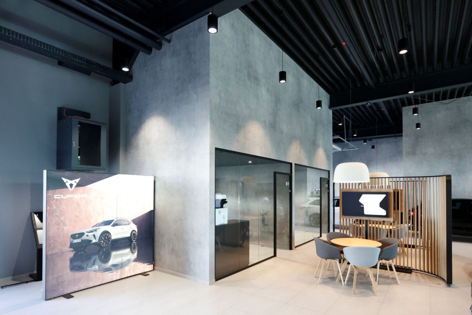 VW-Zentrum Neuss Innenraum geplant von Schormann Architekten und Ingenieure